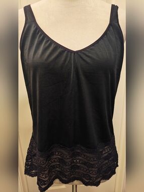 80s Delta Burke Plus Size Black Cami Top w Wide Straps & Lace Hem.